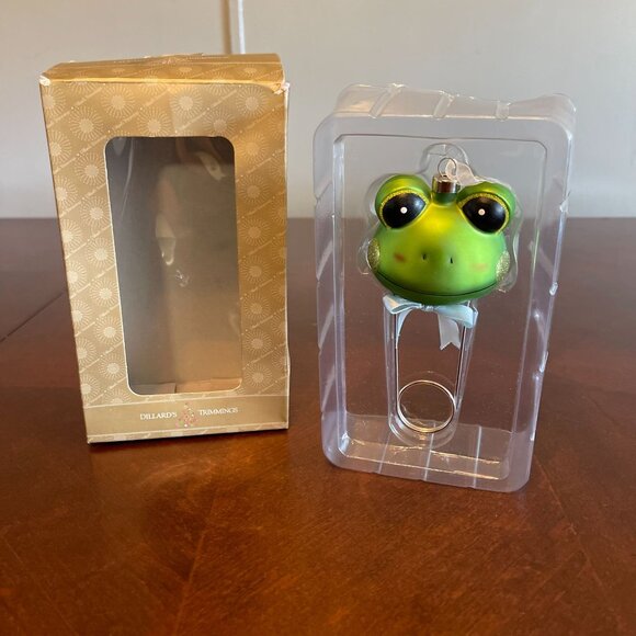 vintage Dillards Trimmings Green Frog Christmas Ornament Gold Box - Picture 8 of 9